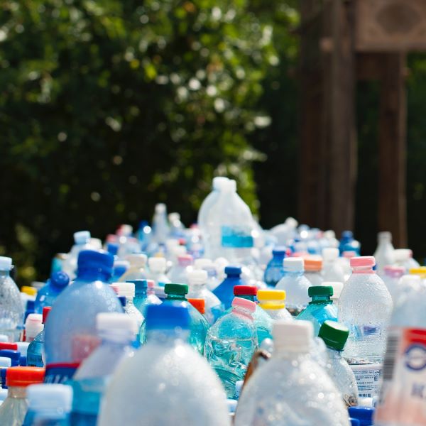 PET plastic recycling bottles